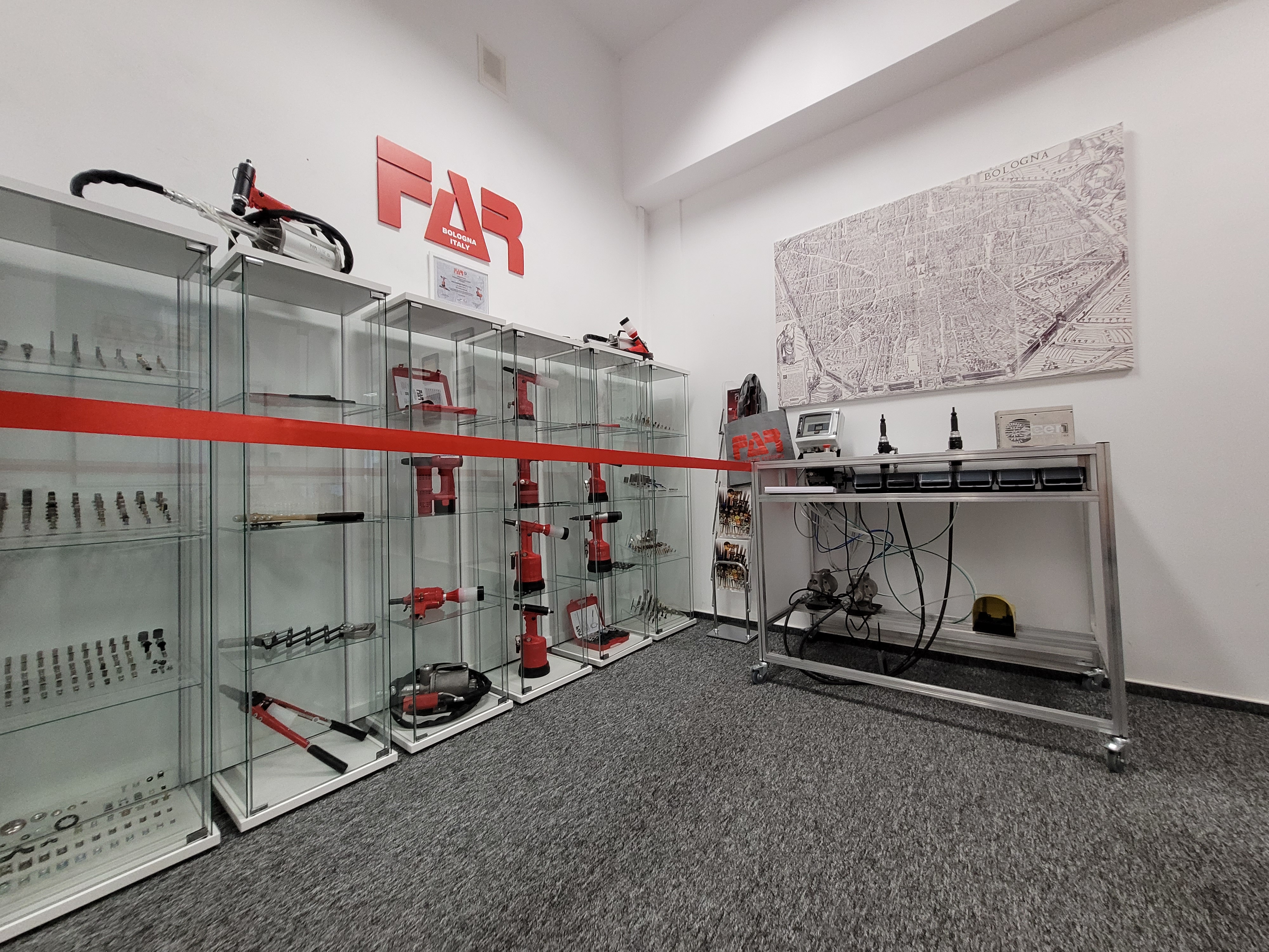 SHOWROOM FAR WARSZAWA